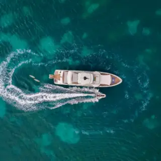Stellamar - Exterior and tender