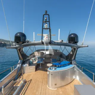 sundeck bar and helm