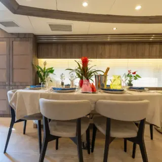 saloon dining table