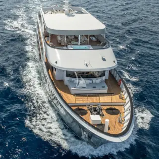 Bow underway