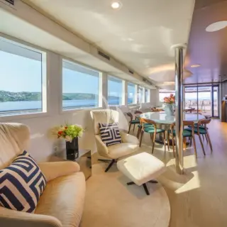 Main saloon lounge