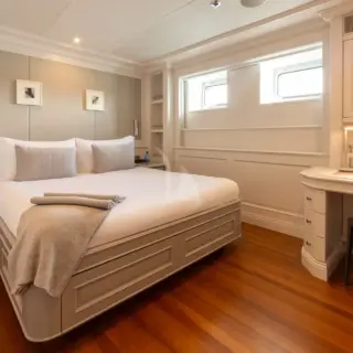 Double cabin