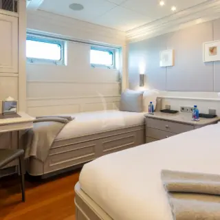 Twin cabin