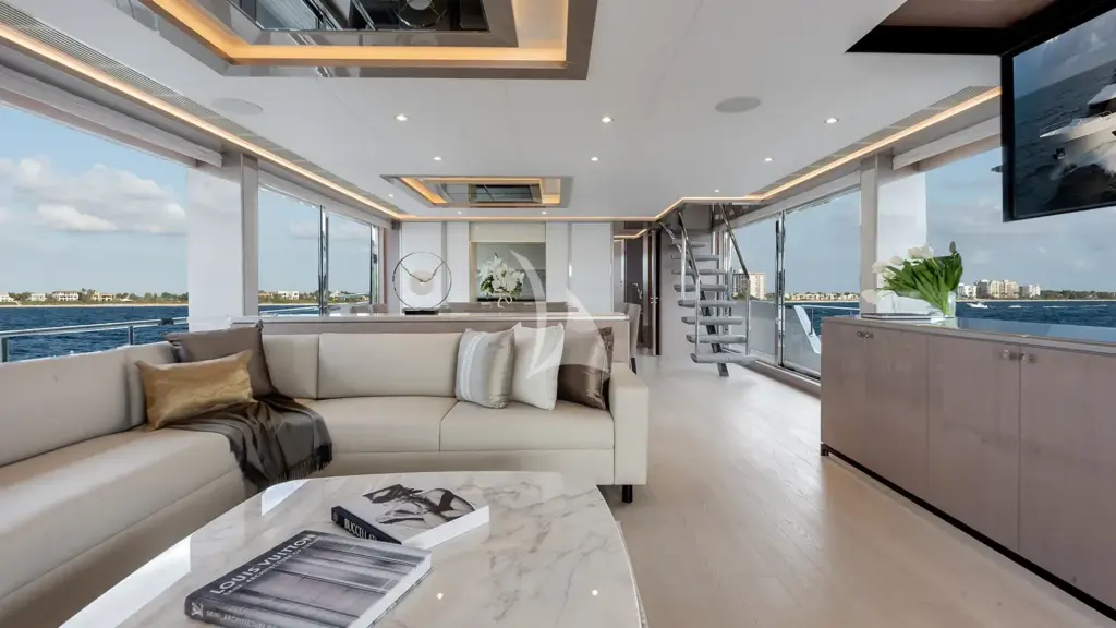 50 FIFTY - Main Salon