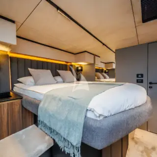 Double cabin- Port side bow