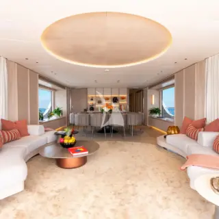 Main Salon - view fwd