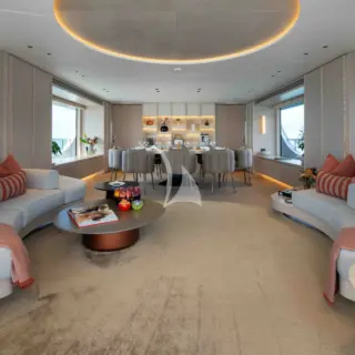 Main Salon - view fwd