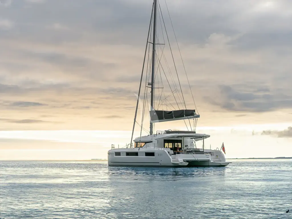 NORDVAER - NORDVÆR at anchor