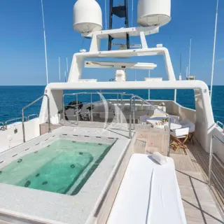 Sun deck looking forward - Jacuzzi