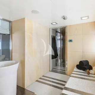 Bridge deck - Steam room