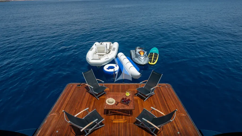 BILLA - Aft - beach club