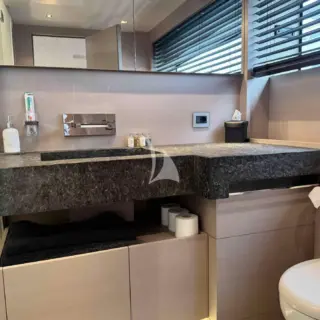 Main deck - Master cabin en suite facilities (his & hers)
