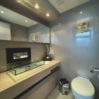 Main deck - day head