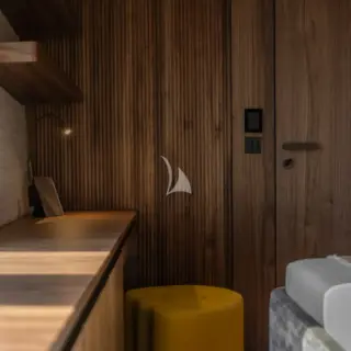 Guest cabin