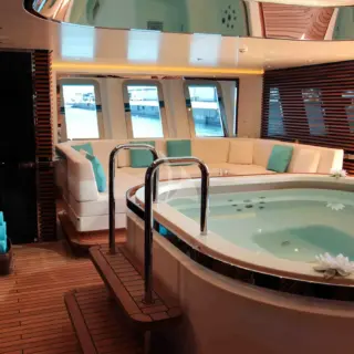 Spa area with jacuzzi