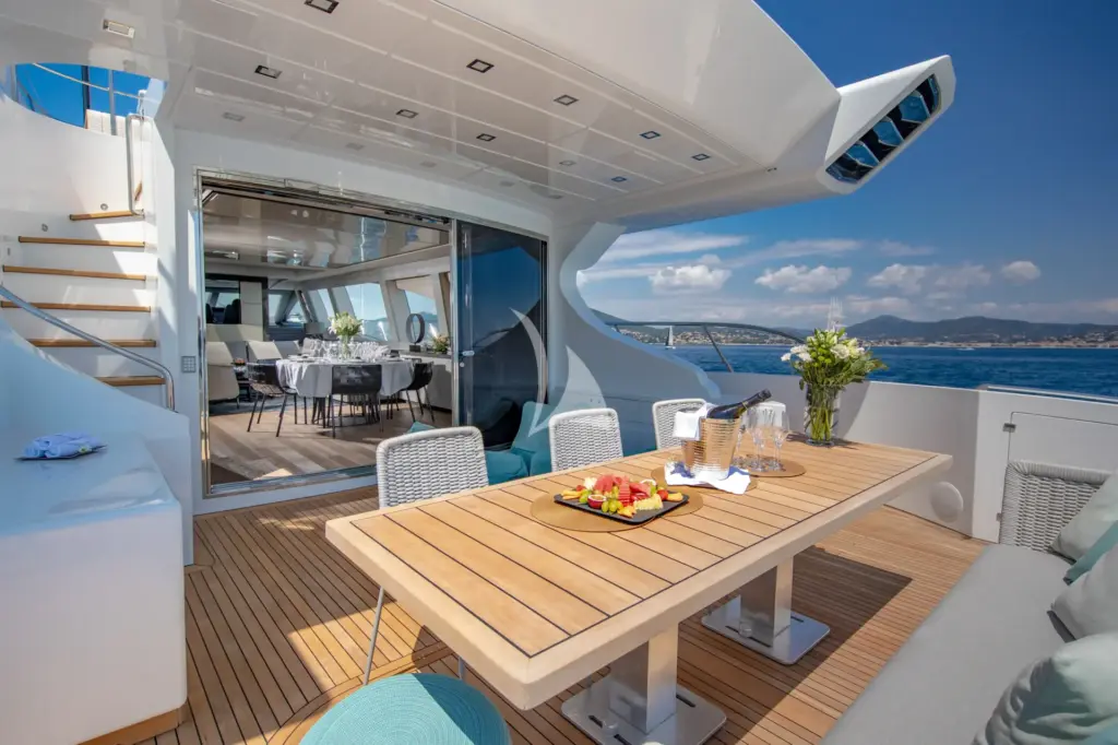 IARY - Main aft deck dining