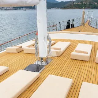 Forward Sunbathing Area