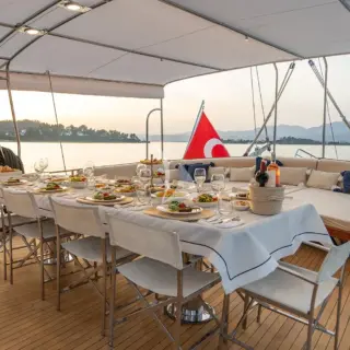 Aft Dining Area