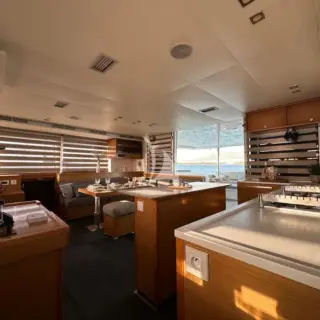 Salon & Dining Area