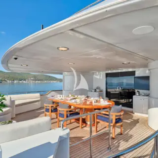 Upper deck
