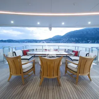 Main deck aft