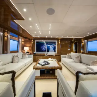 Upper Deck - Salon