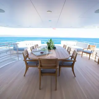 Top deck al fresco dining