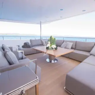 Rear deck seating