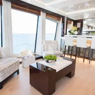 Top deck bar