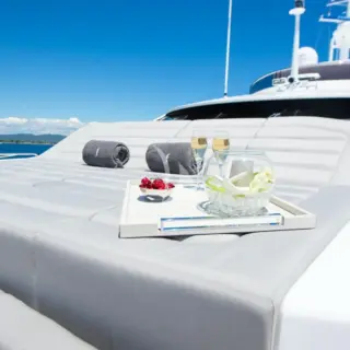 Forward main deck sunpads