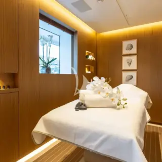 Treatment/massage room/Principle Charterer's deck