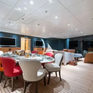 Skylounge dining