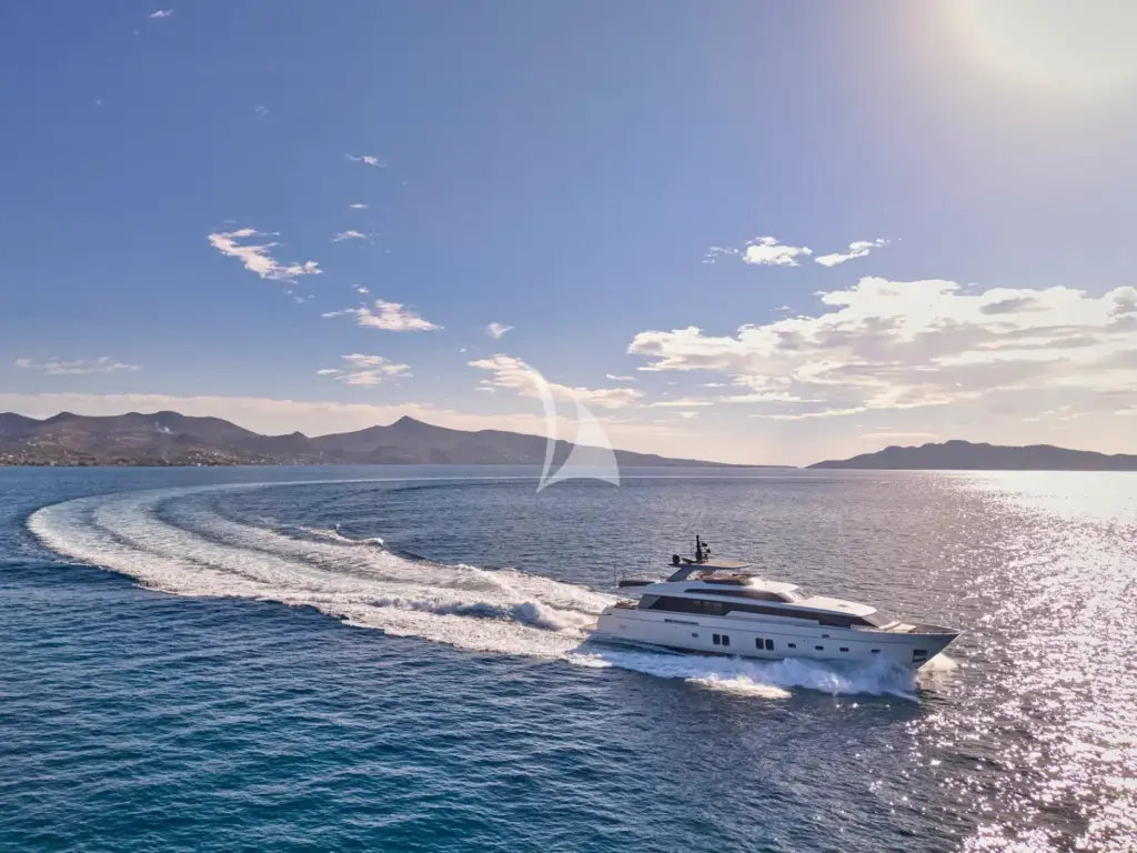 GOLDEN YACHT - Image 3