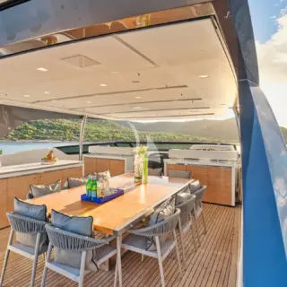 GOLDEN YACHT - Image 10