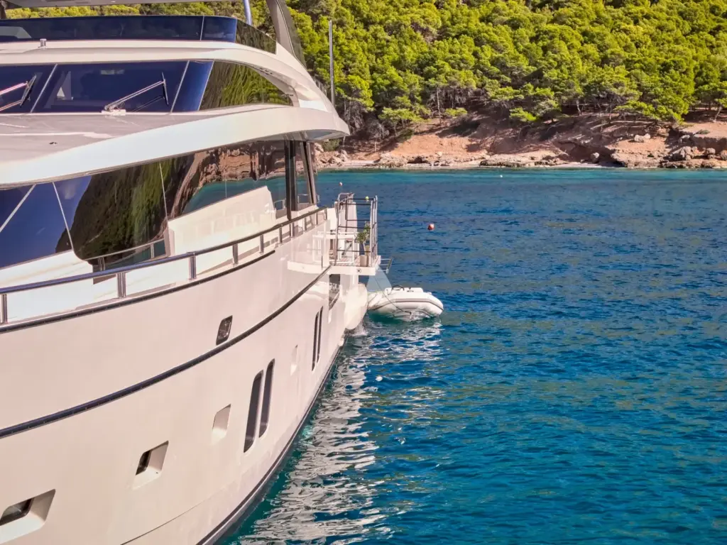 GOLDEN YACHT - Image 4