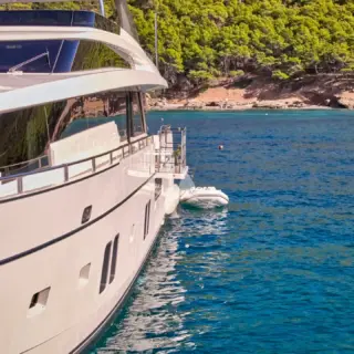 GOLDEN YACHT - Image 4