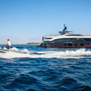 M/Y RESTLESS, Tender