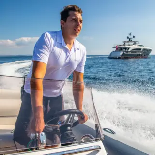 M/Y RESTLESS, Captain