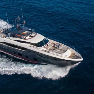 M/Y RESTLESS, at sea