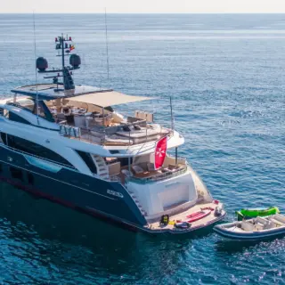 M/Y Restless, Exterior