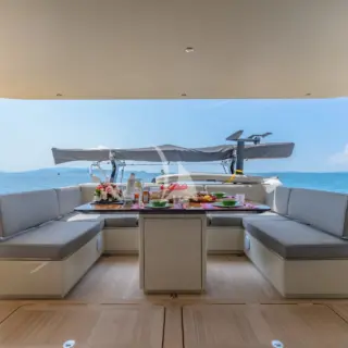 JACK - Cockpit table