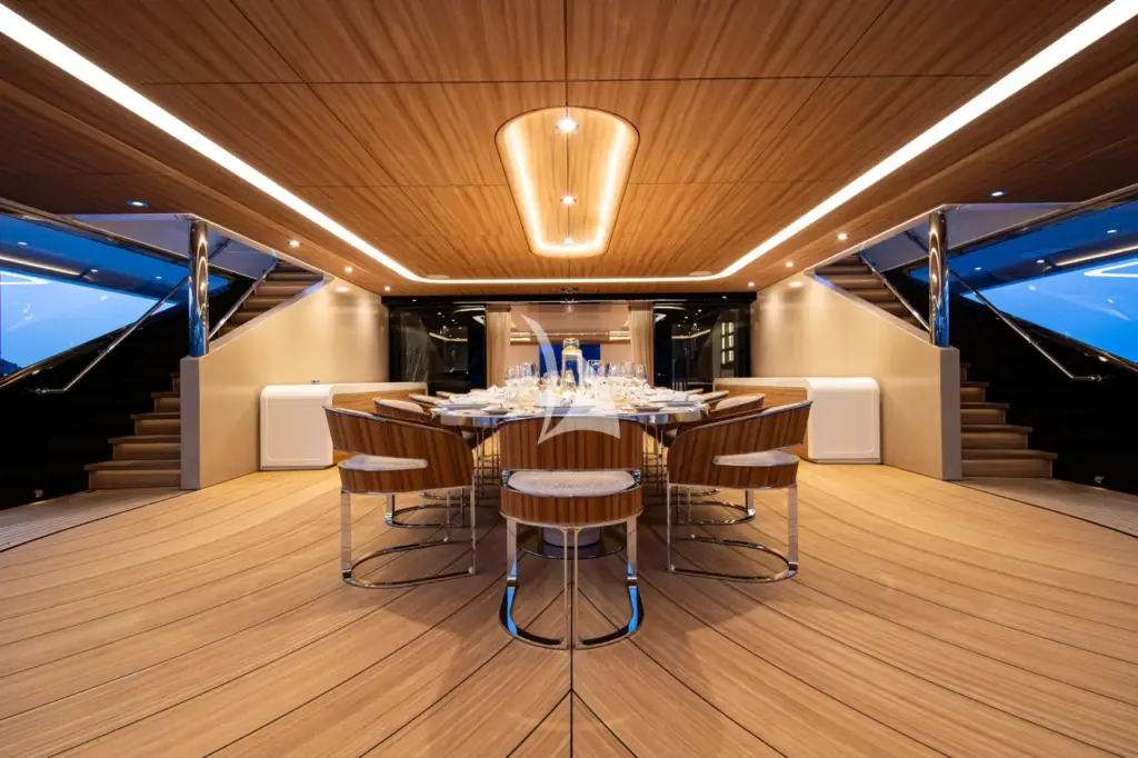 LUNA - Upper Deck - Outdoor Dining