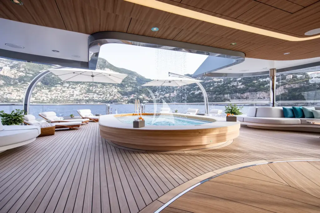 LUNA - Upper Deck - Pool