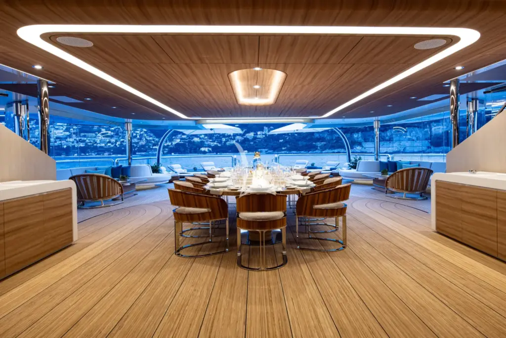 LUNA - Upper Deck - Outdoor Dining