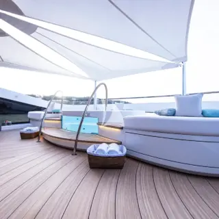 Owner's Deck - Jacuzzi