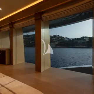 Upper Deck - TV Salon