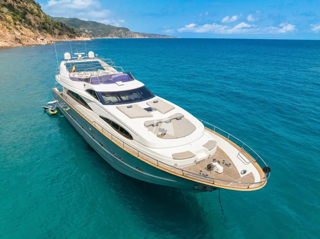 KIAWAH II - At anchor