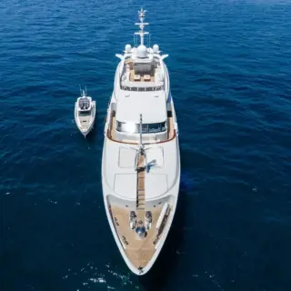 TITIAN PEARL - with chase boat Axopar - 2024