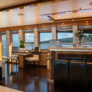 Main salon bar