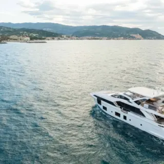 Motor Yacht Vesta - Exterior Profile
